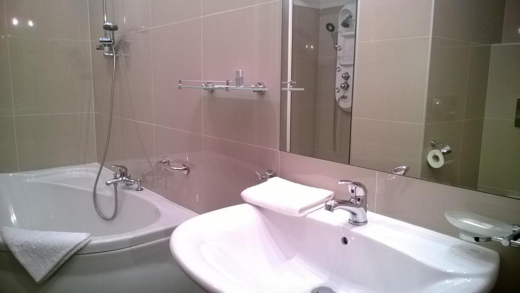 Hotel Yuca à Łódź Chambre photo