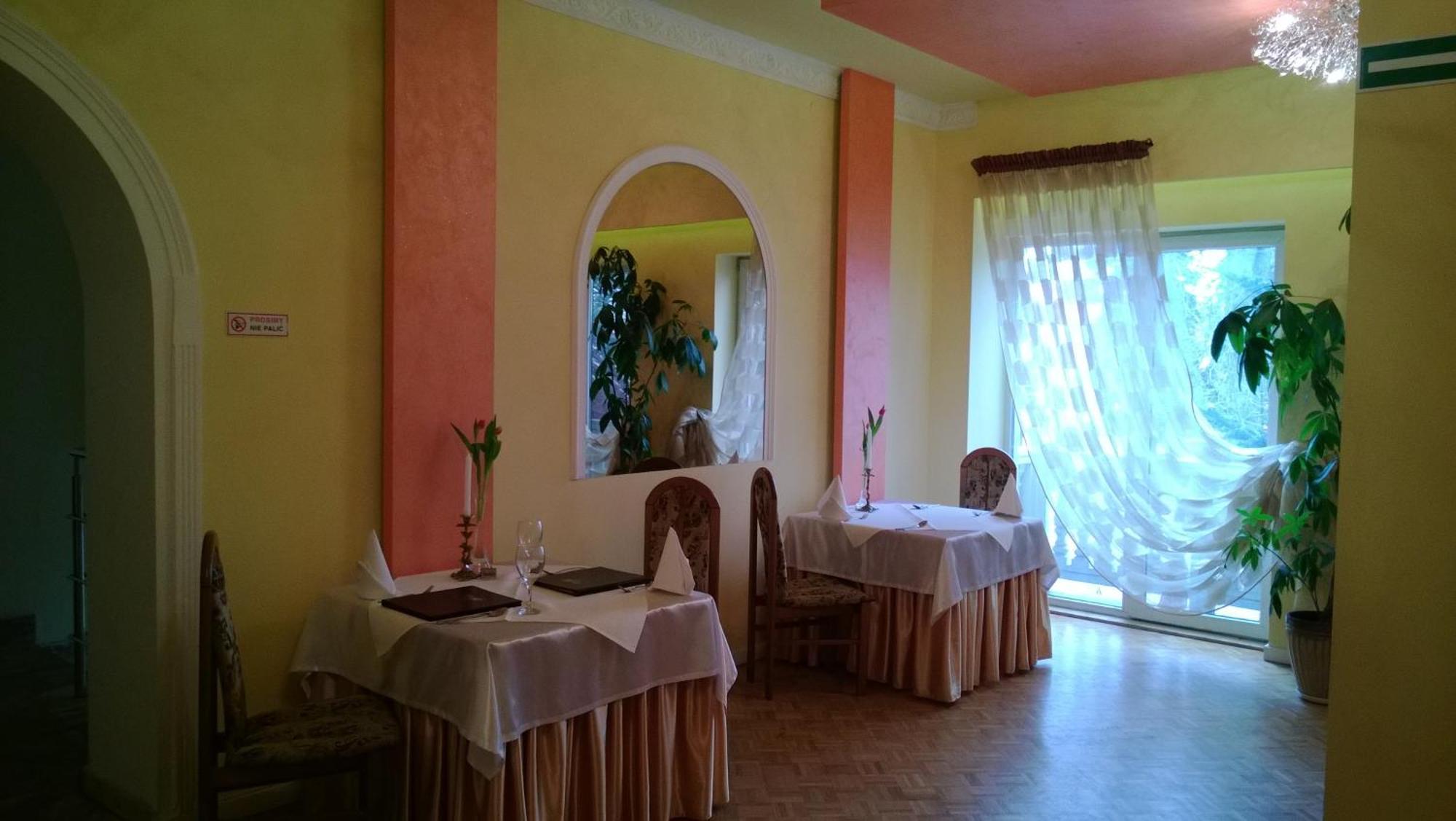 Hotel Yuca à Łódź Extérieur photo