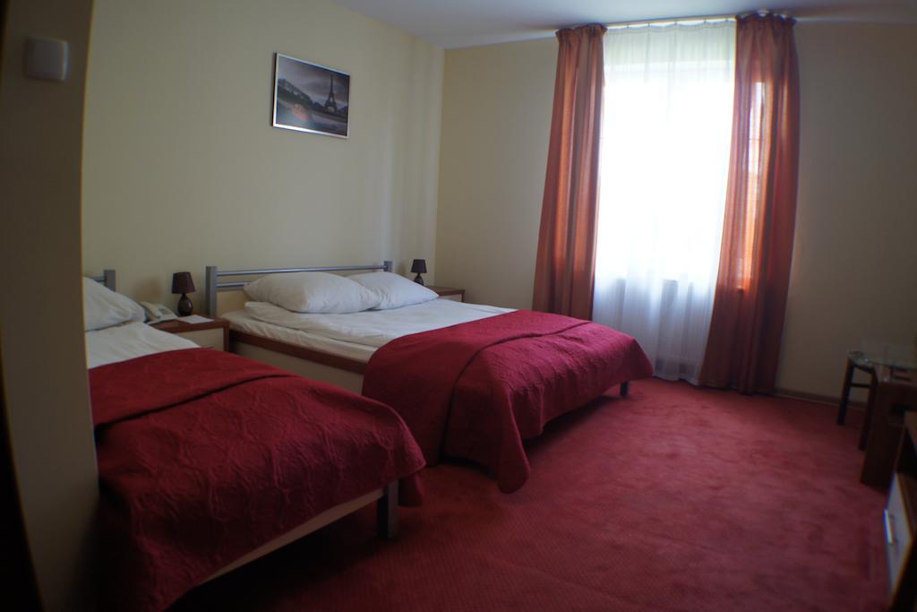 Hotel Yuca à Łódź Extérieur photo