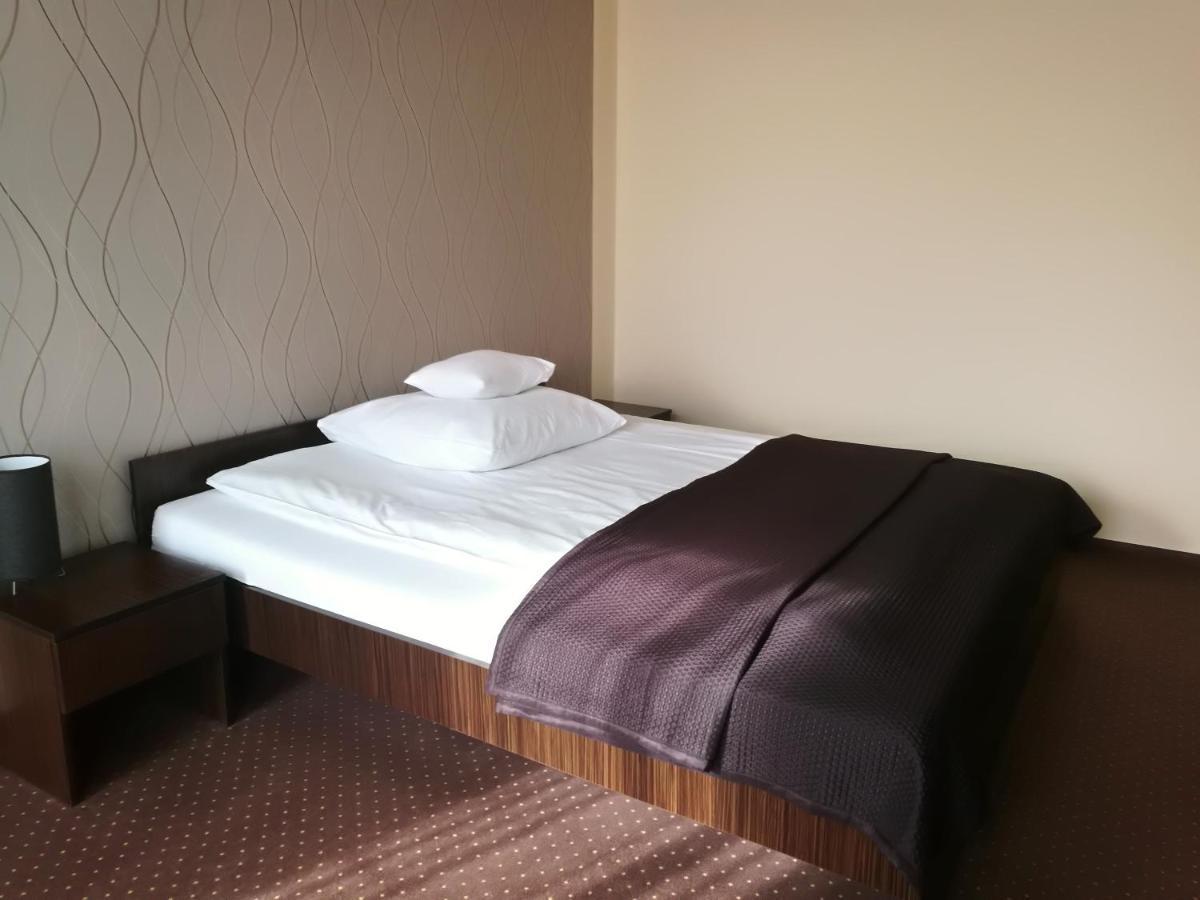 Hotel Yuca à Łódź Extérieur photo